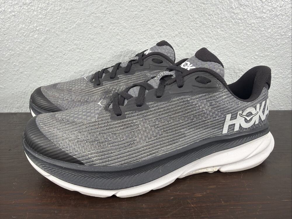 Hoka One One Clifton 9 Black White Running Shoes Youth Size 7 MD 1131170BWHT